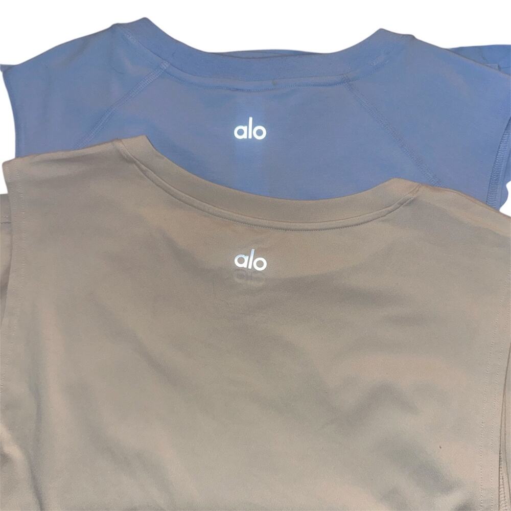 Alo Yoga Men’s Medium Performance Sleeveless Tank Athletic workout blue & beige - Picture 2 of 7